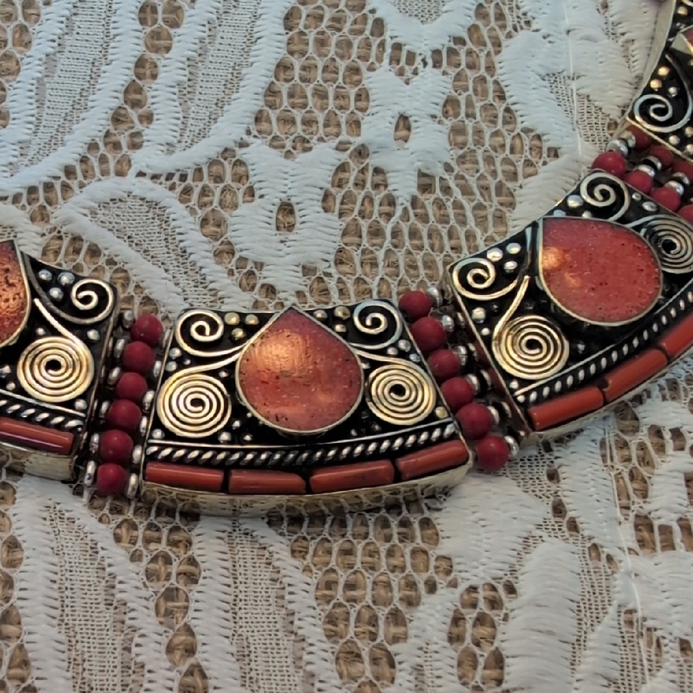 NWOT TIBETAN SILVER ARTISAN HANDCRAFTED BEADED Necklace - Picture 3 of 6